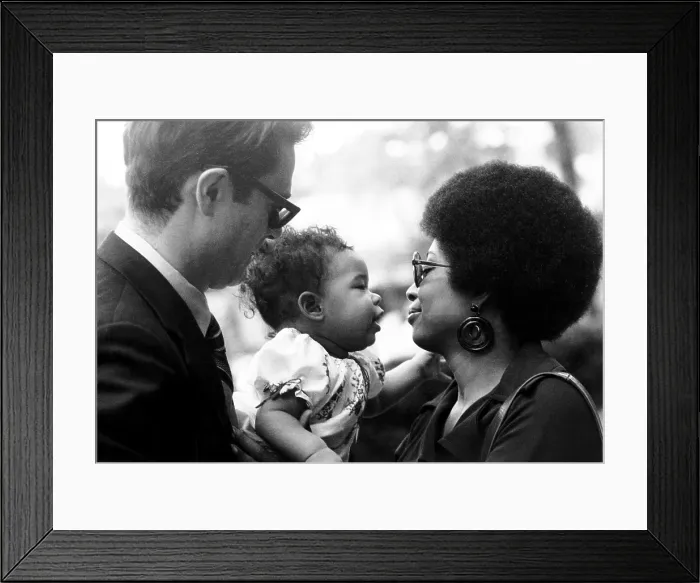 Framed Print : Alice Walker with her daughter, Rebecca, and husband, Mel Leventhal, 1970. Courtesy: CSU Archives  /  Everett Collection