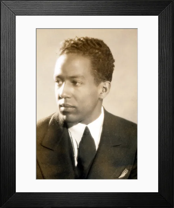 Framed Print : Langston Hughes. Courtesy: CSU Archives  /  Everett Collection