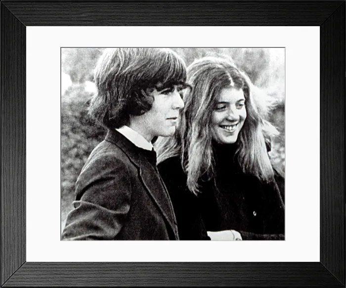 Framed Print : JOHN F. KENNEDY Jr. and CAROLINE KENNEDY, in Skorpios Greece, March 18, 1975. Courtesy: CSU Archives  /  Everett Collection