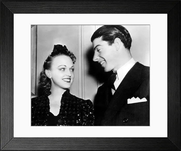 Framed Print : THE HOUSE OF FEAR, Dorothy Arnold, visitor Joe DiMaggio, on-set, 1939. Courtesy: CSU Archives / Everett Collection