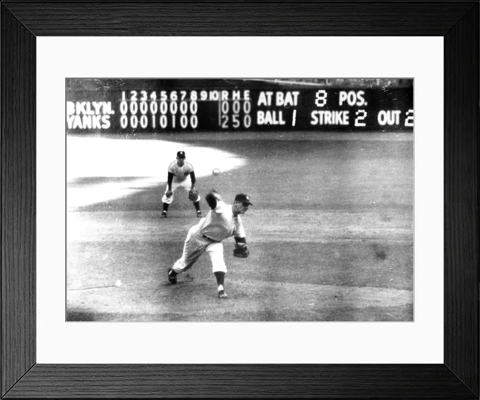 Framed Print : Don Larsen of the NY Yankees pitches perfect game against Brooklyn Dodgers in Game 5 of 1956 World Series. 10-08-56. Yankees won game 2-0