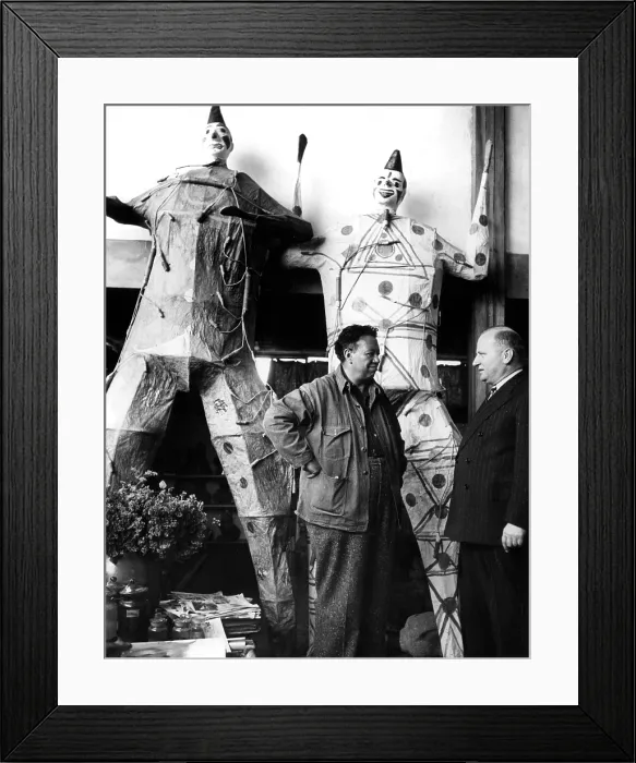 Framed Print : Diego Rivera, w /  Timothy Pfleuger, Executive Vice President of the Fine Arts Committee of the 1940 Golden Gate International Exposition (San Francisco), in Rivera's studio