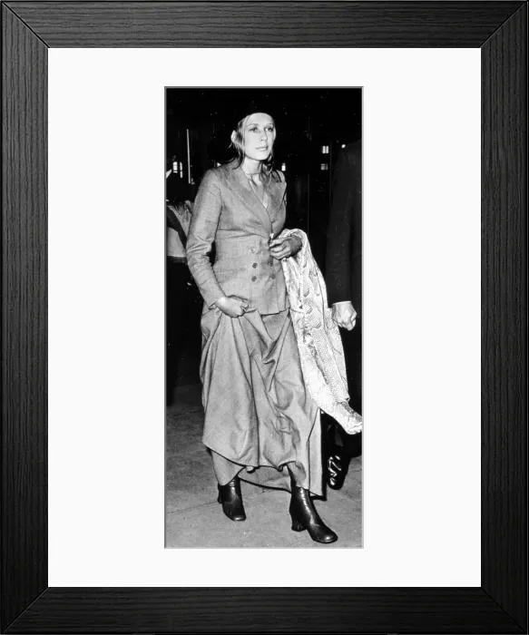 Framed Print : Marianne Faithful, June 1970