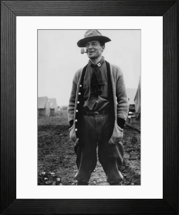 Framed Print : General Douglas MacArthur, (1880-1964), c. 1945.. Courtesy: CSU Archives  /  Everett Collection