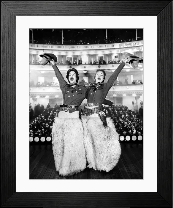 Framed Print : Carol Burnett and Julie Andrews in a television special at Carnegie Hall, 1963. Courtesy: CSU Archives / Everett Collection