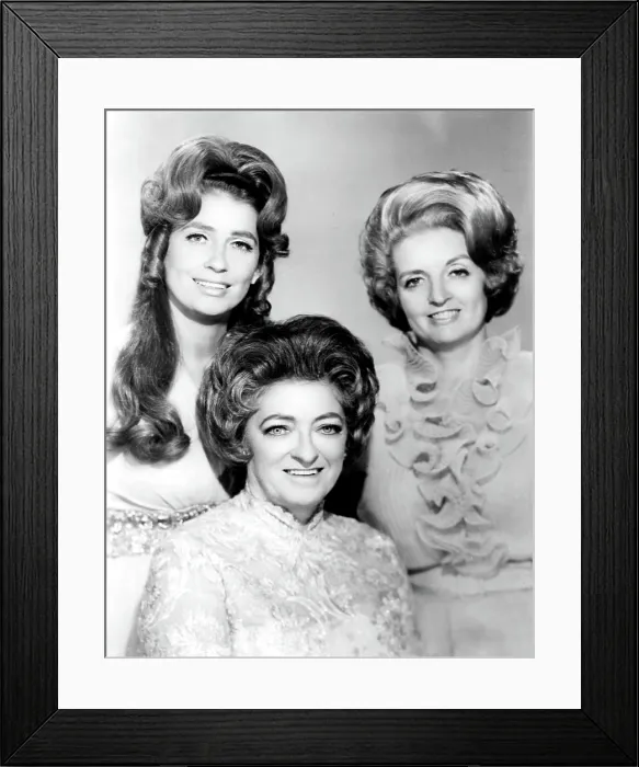 Framed Print : THE CARTER FAMILY, Anita, Maybelle, Helen, c. 1972. Courtesy: CSU Archives  /  Everett Collection