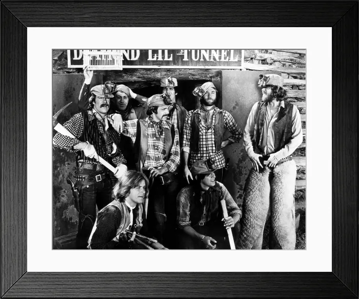 Framed Print : Chicago, musical group, 1974. Courtesy: CSU Archives / Everett Collection