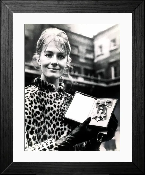 Framed Print : Vanessa Redgrave with her C.B.E. Award, 1968. Courtesy: CSU Archives / Everett Collection Framed Print : Vanessa Redgrave with her C.B.E. Award, 1968. Courtesy: CSU Archives / Everett Collection