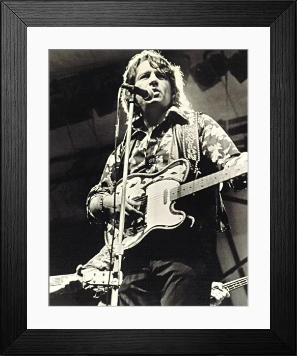 Framed Print : WAYLON JENNINGS in concert, c. 1974. Courtesy: CSU Archives  /  Everett Collection