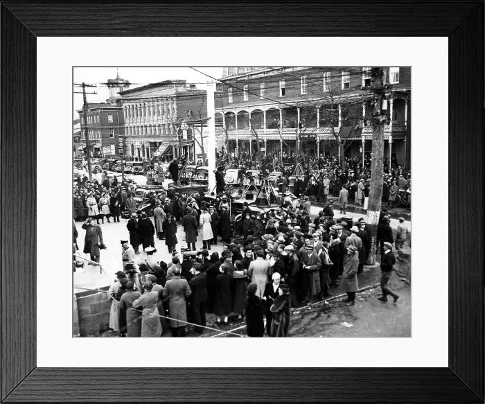 Framed Print : Crowds in front of Hunterdon County Courthouse while a Grand Jury debates the guilt of Richard Hauptmann in the kidnapping and death of Charles Lindbergh Jr Framed Print : Crowds in front of Hunterdon County Courthouse while a Grand Jury debates the guilt of Richard Hauptmann in the kidnapping and death of Charles Lindbergh Jr