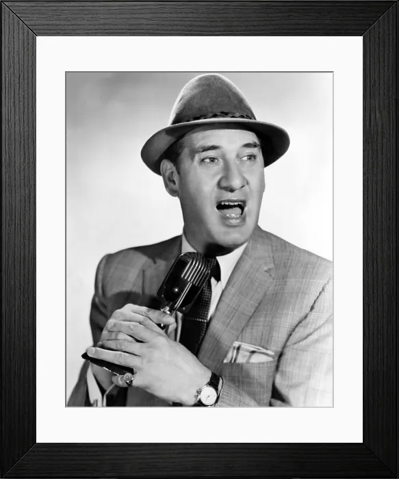 Framed Print : Henny Youngman (1906-1998), violinist and comedian, 1958. Courtesy: CSU Archives / Everett Collection