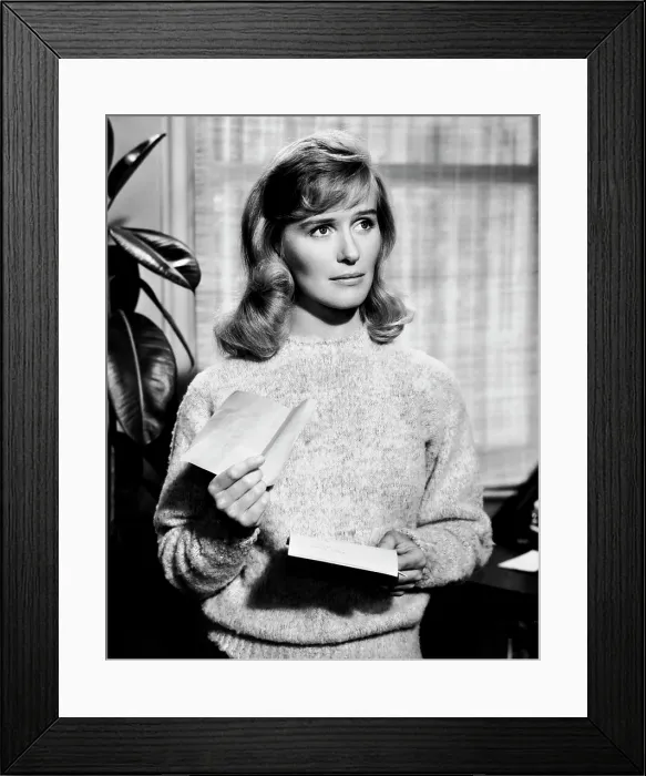 Framed Print : THE WRECK OF THE MARY DEARE, Viginia McKenna, 1959 Framed Print : THE WRECK OF THE MARY DEARE, Viginia McKenna, 1959