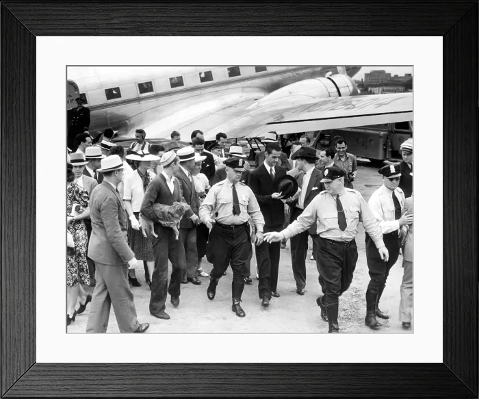Framed Print : Howard Hughes leaves his plane in Washington, DC after his round the world flight, 7 / 21 / 38. Courtesy: CSU Archives / Everett Collection Framed Print : Howard Hughes leaves his plane in Washington, DC after his round the world flight, 7 / 21 / 38. Courtesy: CSU Archives / Everett Collection