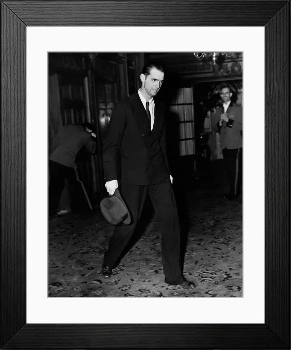 Framed Print : Howard Hughes, rushing to get to the parade in New York honoring his flight around the world, 1938. Courtesy: CSU Archives / Everett Collection Framed Print : Howard Hughes, rushing to get to the parade in New York honoring his flight around the world, 1938. Courtesy: CSU Archives / Everett Collection