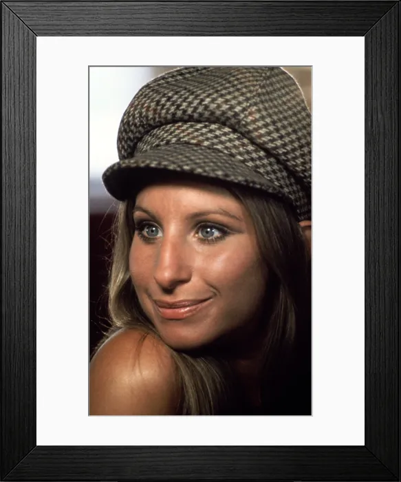 Framed Print : WHAT'S UP, DOC?, Barbra Streisand, 1972