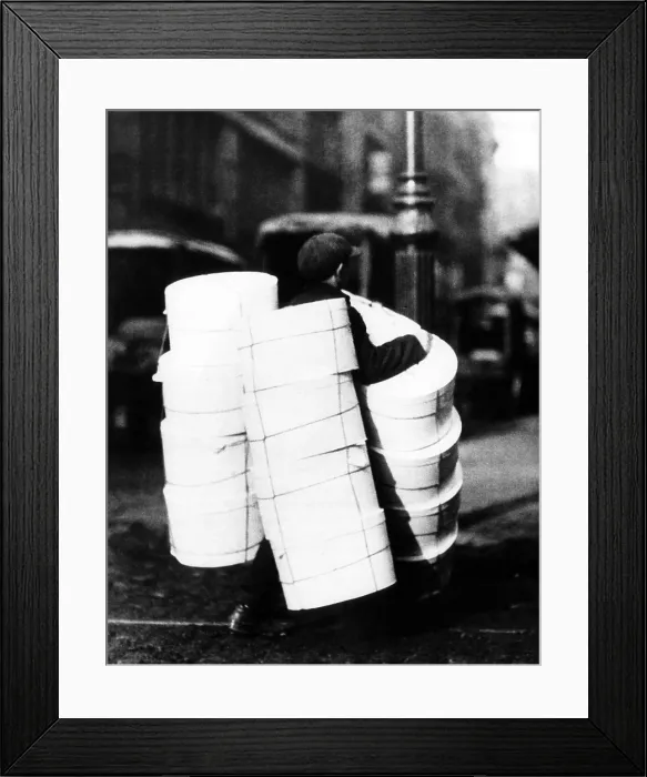 Framed Print : Child Labor on the Lower East Side of New York in 1910. CSU Archives / Everett Collection