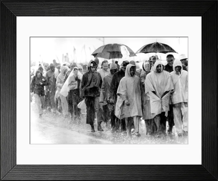 Framed Print : Freedom Marchers on third day of Selma to Montgomery March, Montgomery, Alabama, 03-25-1965.. Courtesy: CSU Archives / Everett Collection Framed Print : Freedom Marchers on third day of Selma to Montgomery March, Montgomery, Alabama, 03-25-1965.. Courtesy: CSU Archives / Everett Collection