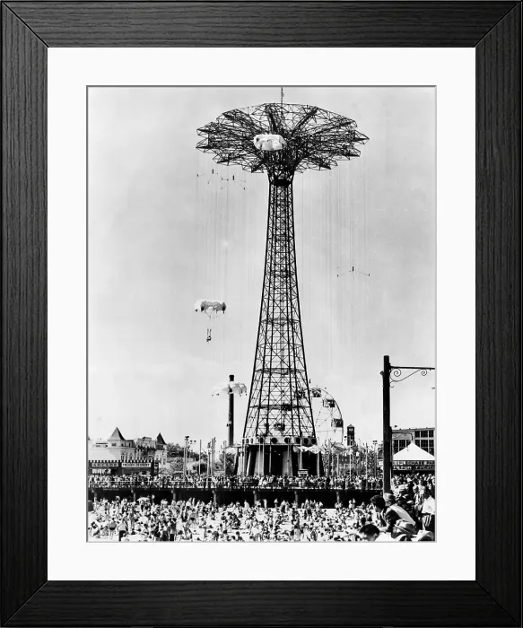 Framed Print : The Parachute Jump at Steeplechase Park in Coney Island, circa 1960s. Courtesy: CSU Archives / Everett Collection