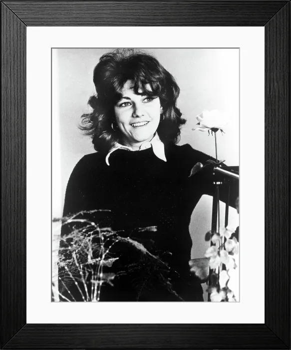 Framed Print : Laurie Colwin, author of SHINE ON, BRIGHT AND DANGEROUS OBJECT. The Viking Press. May 28, 1975. $7.95. Photo credit: Jade Albert'. Courtesy: CSU Archives  /  Everett Collection