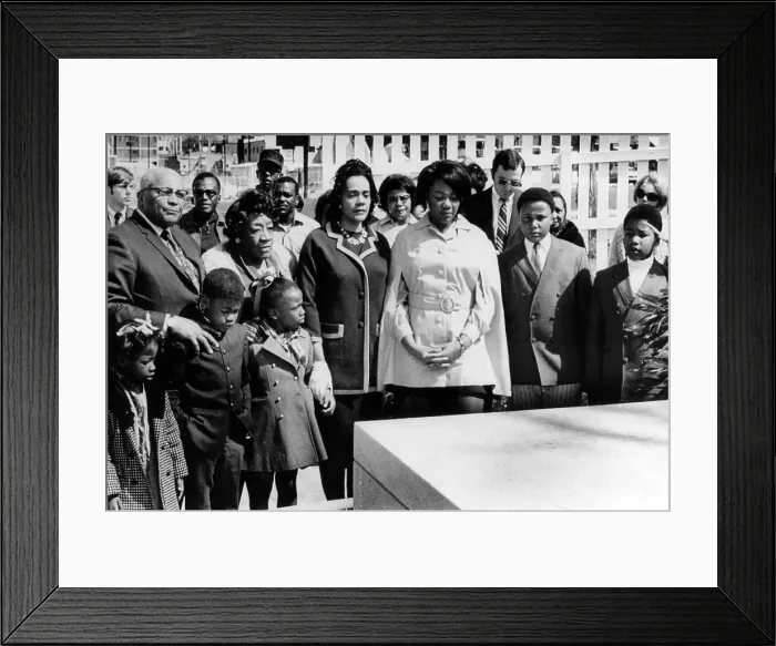 Framed Print : Coretta Scott King. Courtesy: CSU Archives  /  Everett Collection