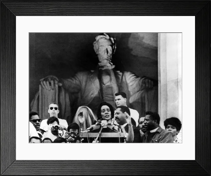 Framed Print : Coretta Scott King addresses Solidarity Day rally in front of the Lincoln Memorial, Washington, D.C. June 19, 1968.. Courtesy: CSU Archives  /  Everett Collection