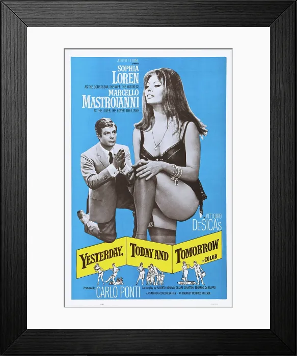 Framed Print : YESTERDAY, TODAY AND TOMORROW, (aka IERI, OGGI, DOMANI), US poster art, from left: Marcello Mastroianni, Sophia Loren, 1963