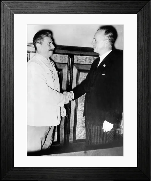 Framed Print : Soviet General Secretary Josef Stalin (left) Framed Print : Soviet General Secretary Josef Stalin (left)