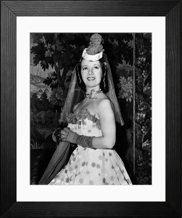 Framed Print : Lily Pons, 1943. Courtesy: CSU Archives / Everett Collection Framed Print : Lily Pons, 1943. Courtesy: CSU Archives / Everett Collection