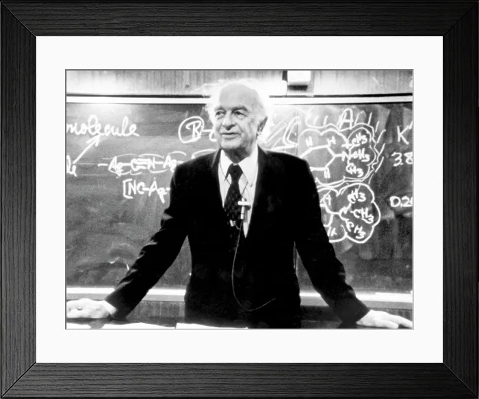 Framed Print : Chemist and Nobel Prize winner Linus Pauling, (1901-1944), 1977.. Courtesy: CSU Archives  /  Everett Collection