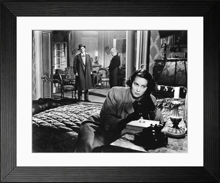 Framed Print : THE THIRD MAN, Alida Valli (front), Joseph Cotten (center), Paul Horbiger (right), 1949 Framed Print : THE THIRD MAN, Alida Valli (front), Joseph Cotten (center), Paul Horbiger (right), 1949