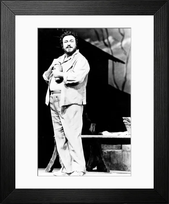 Framed Print : Italian opera singer Luciano Pavarotti as the character Nemorino in L'Elisir d'Amore, 1981.. Courtesy: CSU Archives / Everett Collection Framed Print : Italian opera singer Luciano Pavarotti as the character Nemorino in L'Elisir d'Amore, 1981.. Courtesy: CSU Archives / Everett Collection
