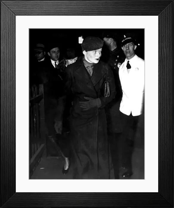 Framed Print : Katharine Hepburn boarding the SS Paris for a trip to Europe. March 17, 1934. Courtesy CSU Archives / Everett Collection