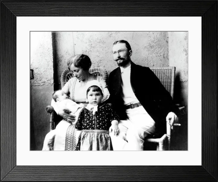 Framed Print : Karen Horney with her husband Oskar and daughters Brigitte and Marianne, 1913. Courtesy: CSU Archives  /  Everett Collection