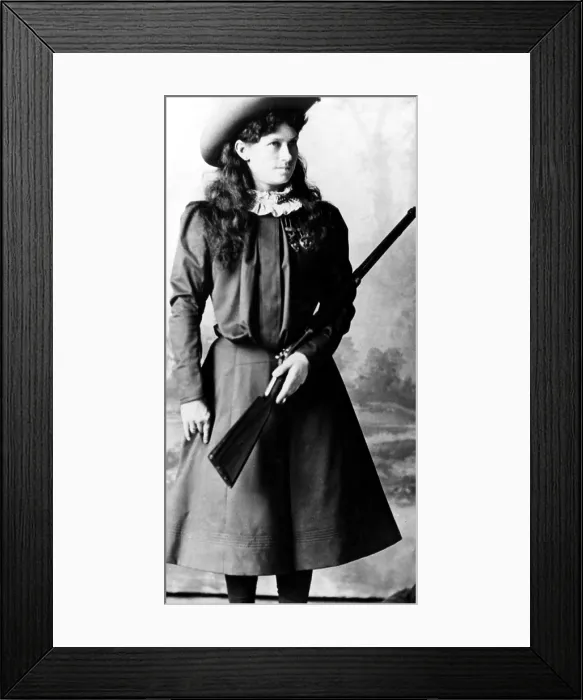 Framed Print : Annie Oakley, (aka: Phoebe Anne Oakley Moses), circa 1880s. Credit: CSU Archives / Everett Collection