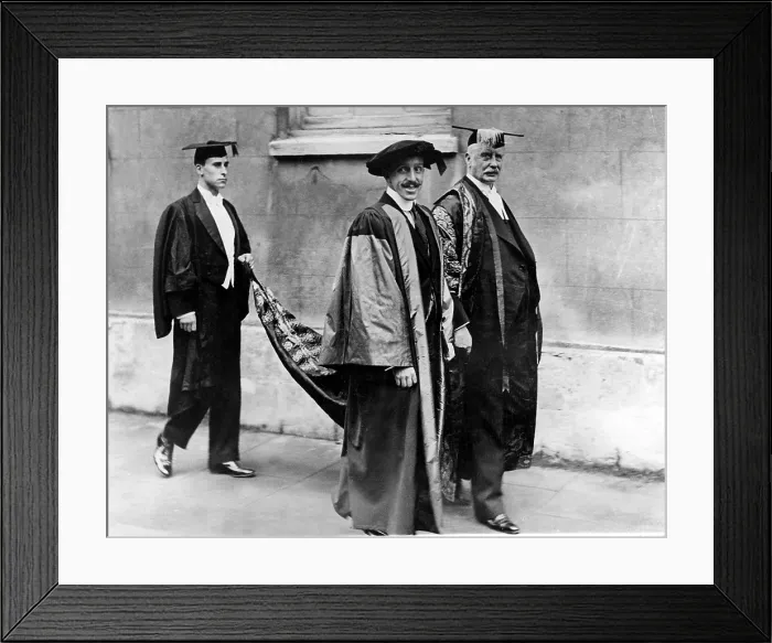 Framed Print : King Alfonso XIII of Spain (1886-1941)receives Doctor of Civil Law degree from Oxford, 7 / 14 / 26. Courtesy: CSU Archives  /  Everett Collection