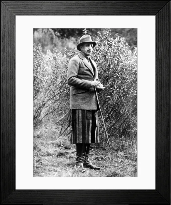 Framed Print : King Alfonso XIII of Spain (1886-1941)hunting on the estate of the Marquis de Viana, 2 / 9 / 29. Courtesy: CSU Archives  /  Everett Collection