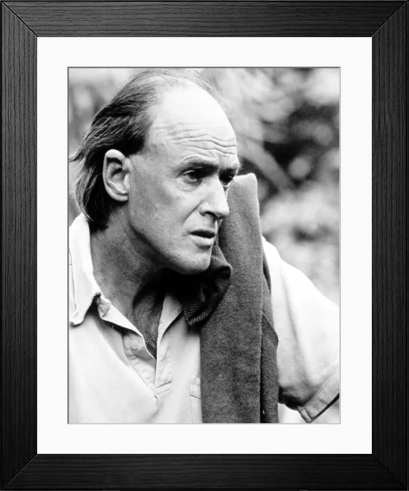 Framed Print : ROALD DAHL, 1916 - 1990.. Courtesy: CSU Archives / Everett Collection Framed Print : ROALD DAHL, 1916 - 1990.. Courtesy: CSU Archives / Everett Collection
