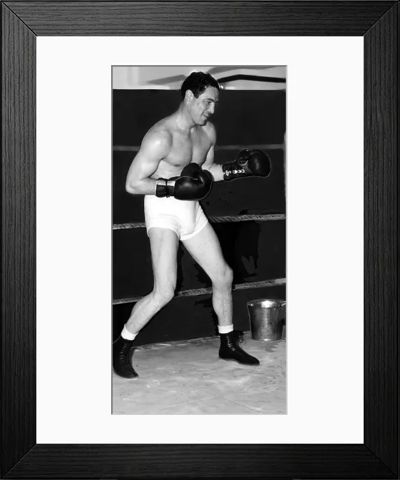 Framed Print : Max Baer Sr. (1909-1959) publicity a World Heavyweight Champion with KO of Bruno Carnera, on June 14th, 1934. Courtesy: CSU Archives / Everett Collection Framed Print : Max Baer Sr. (1909-1959) publicity a World Heavyweight Champion with KO of Bruno Carnera, on June 14th, 1934. Courtesy: CSU Archives / Everett Collection