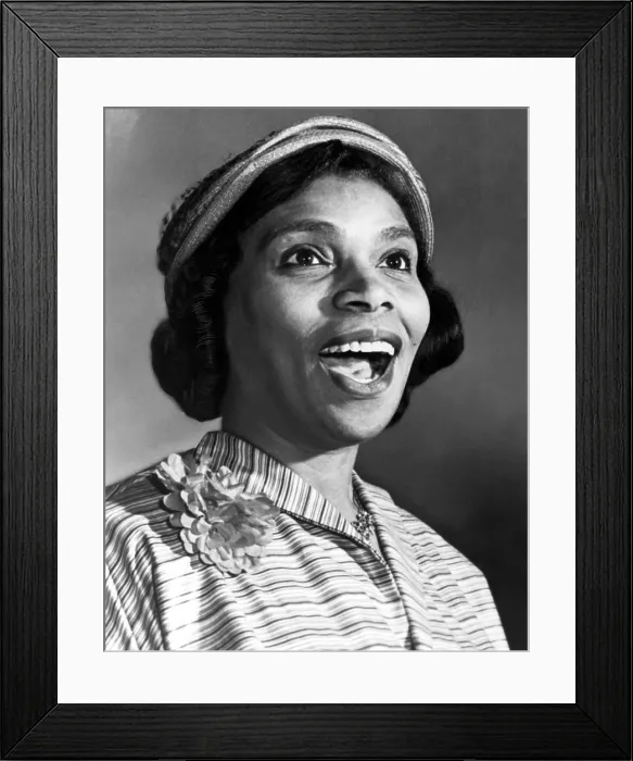 Framed Print : Marian Anderson, (probably) 1950s). Courtesy: CSU Archives  /  Everett Collection