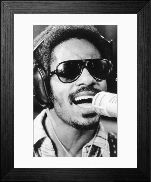 Framed Print : STEVIE WONDER, 1974.. Courtesy: CSU Archives / Everett Collection Framed Print : STEVIE WONDER, 1974.. Courtesy: CSU Archives / Everett Collection