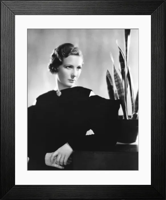 Framed Print : Binnie Barnes, ca. mid-1930s Framed Print : Binnie Barnes, ca. mid-1930s