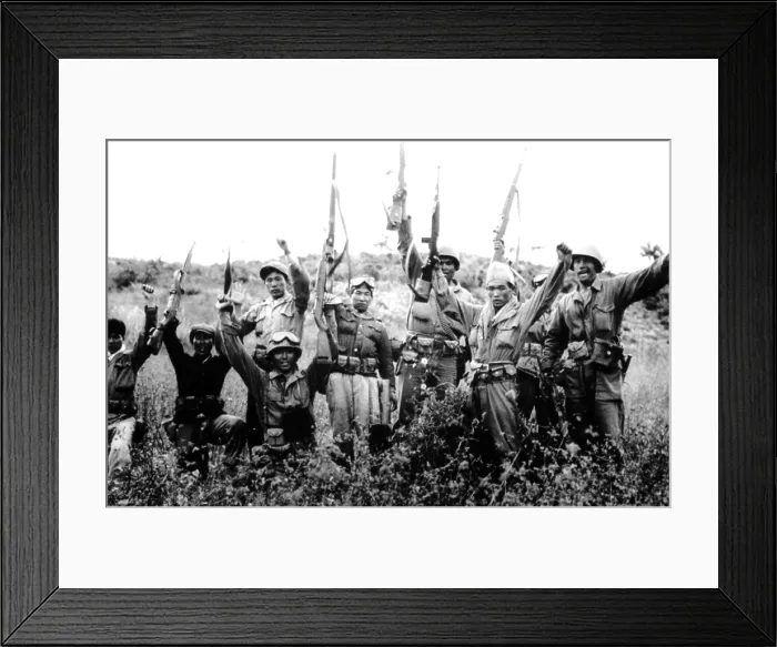 Framed Print : Korean War: 1st Cavalry Division with South Korean Guerillas on the 38th Parallel, Korea, 1950.. Courtesy: CSU Archives / Everett Collection Framed Print : Korean War: 1st Cavalry Division with South Korean Guerillas on the 38th Parallel, Korea, 1950.. Courtesy: CSU Archives / Everett Collection