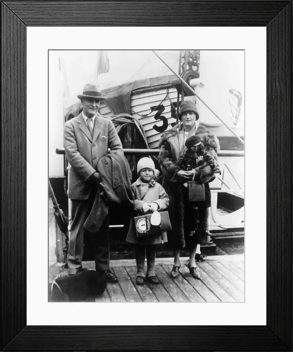Framed Print : EV1856 -F. Scott Fitzgerald, his wife Zelda and their daughter Francis Scott ('Scottie'), circa 1920s. Courtesy: CSU Archives / Everett Collection Framed Print : EV1856 -F. Scott Fitzgerald, his wife Zelda and their daughter Francis Scott ('Scottie'), circa 1920s. Courtesy: CSU Archives / Everett Collection