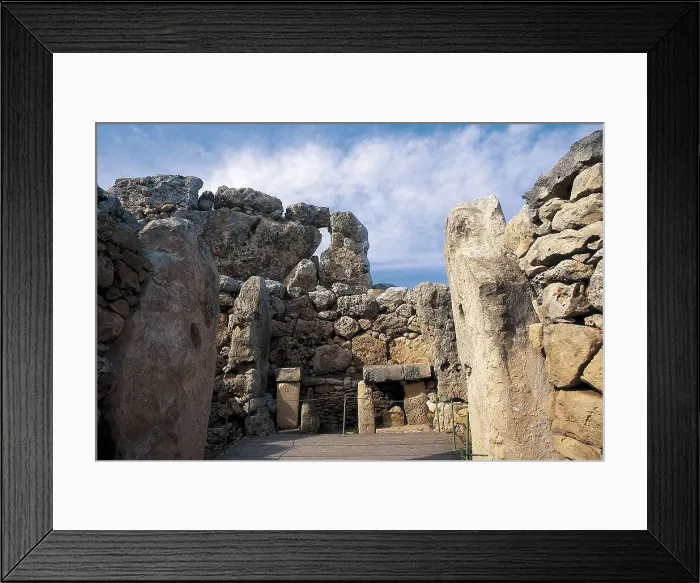 Framed Print : MALTA. Gozo Island. Xaghra. Megalithic temple (3150-2500 BC). Altar (background). Neolithic art. AISA / Everett Collection**US SALES ONLY**