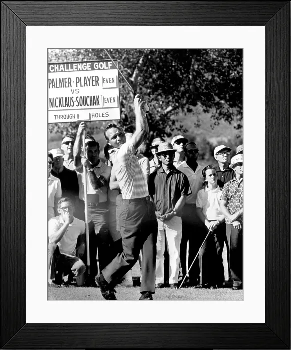 Framed Print : EV1840 - Arnold Palmer tees off on the first hole of the Pauma Valley Counhtry Club in California, January 1964. Courtesy: CSU Archives  /  Everett Collection