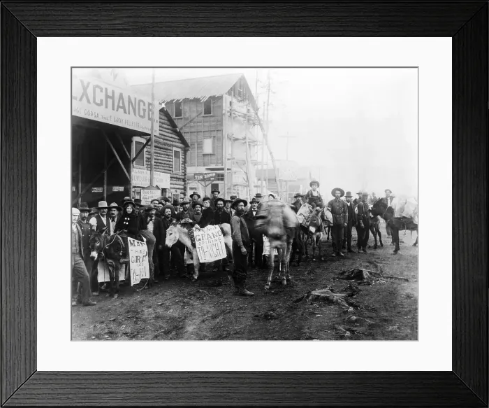 Framed Print : EV1801-GOLD RUSH TOWN, Dawson City during the Gold Rush, c. late 1830s. Courtesy: CSU Archives / Everett Collection Framed Print : EV1801-GOLD RUSH TOWN, Dawson City during the Gold Rush, c. late 1830s. Courtesy: CSU Archives / Everett Collection