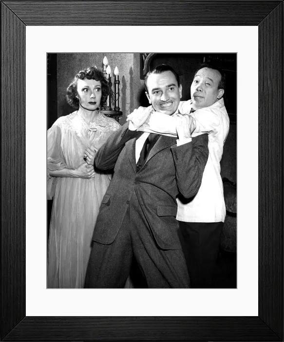 Framed Print : THE ADVENTURES OF ELLERY QUEEN, Judith Evelyn, Lee Bowman, Peter Chan, 1950-52. Courtesy: CSU Archives / Everett Collection Framed Print : THE ADVENTURES OF ELLERY QUEEN, Judith Evelyn, Lee Bowman, Peter Chan, 1950-52. Courtesy: CSU Archives / Everett Collection