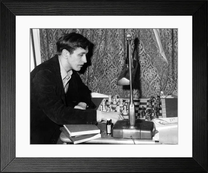 Framed Print : Bobby Fischer, circa 1972. Courtesy: CSU Archives  /  Everett Collection