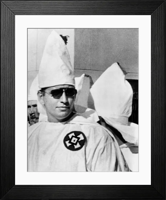 Framed Print : Bob Shelton Grand Wizard of the Alabama Ku Klux Klan, at a Klan meeting in Montgomery, Alabama. Nov. 1956. (CSU_ALPHA_1178) CSU Archives / Everett Collection Framed Print : Bob Shelton Grand Wizard of the Alabama Ku Klux Klan, at a Klan meeting in Montgomery, Alabama. Nov. 1956. (CSU_ALPHA_1178) CSU Archives / Everett Collection