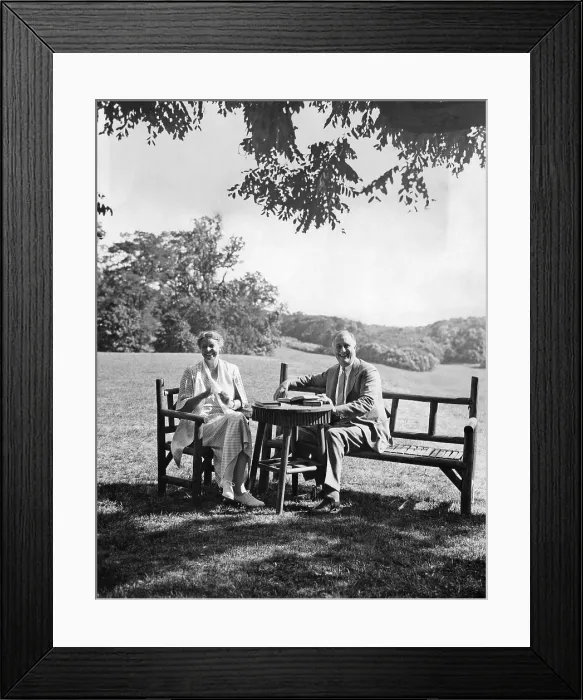 Framed Print : EV1851 - President Franklin Delano Roosevelt and his wife Eleanor at Krum Elbow, their summer home in Hyde Park, NY. August 4, 1933. Courtesy: CSU Archives  /  Everett Collection